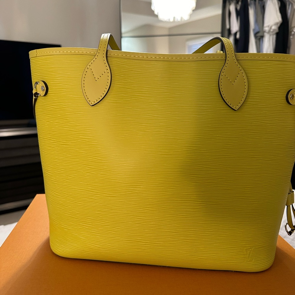 Louis Vuitton Citron Epi Neverfull Tote - Picture 12 of 17